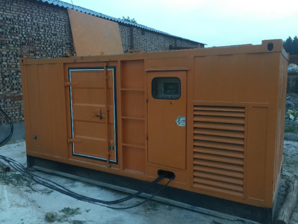 杭州发电机组长期使用中，电缆线的敷设路径有哪些要求？